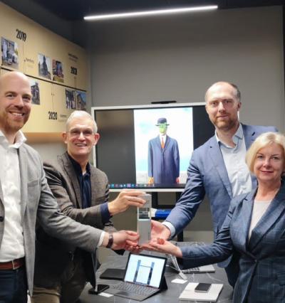 Sia Eva-Sat wint Distributor Award